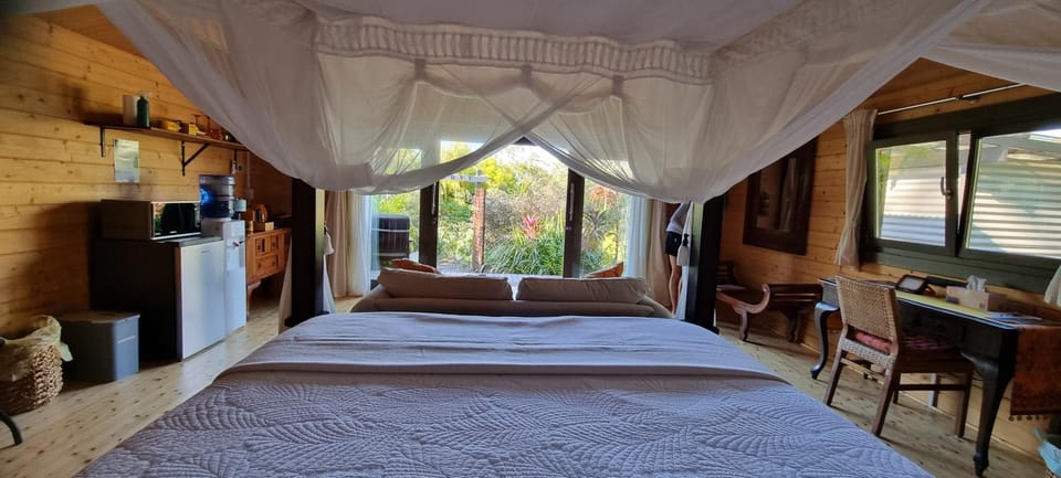 Healing Garden Retreat Tallebudgera Valley "The Uluwatu" Bed and Breakfast in Tallebudgera