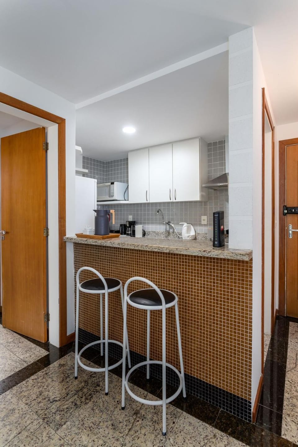 Kitchen or kitchenette, Dining area, stove