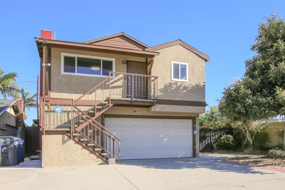 Lakewood Home about 5 Mi to Knotts Berry Farm! House in Hawaiian Gardens