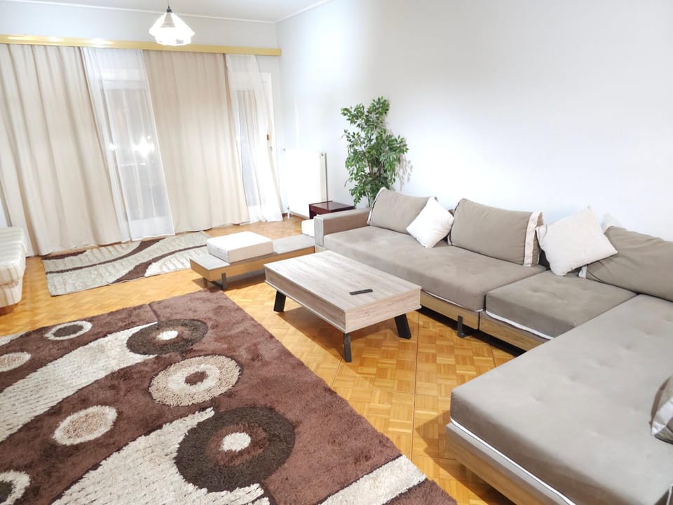 Living room, Photo of the whole room, Seating area
