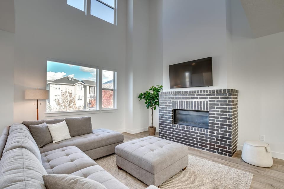 Modern Downtown Provo Townhome w/ Balcony! House in Provo