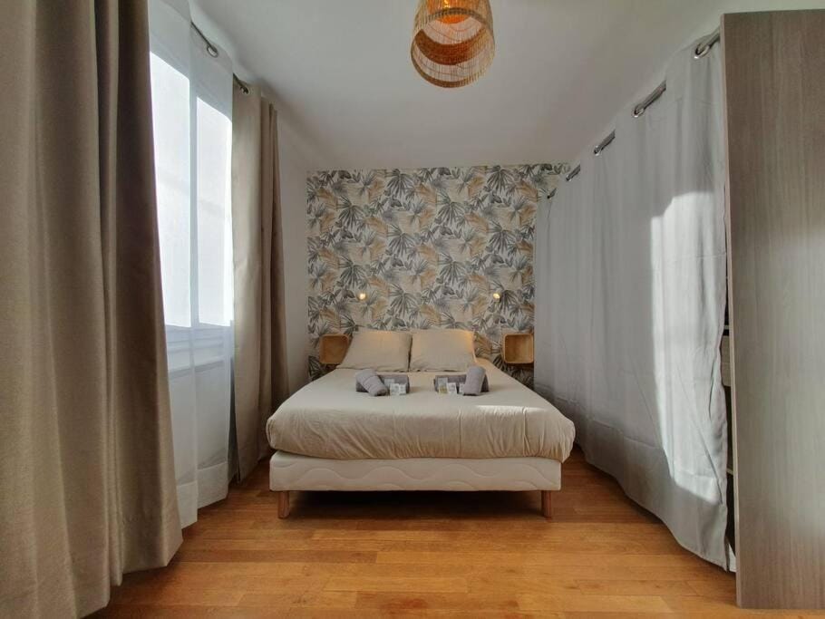 Bed, Bedroom
