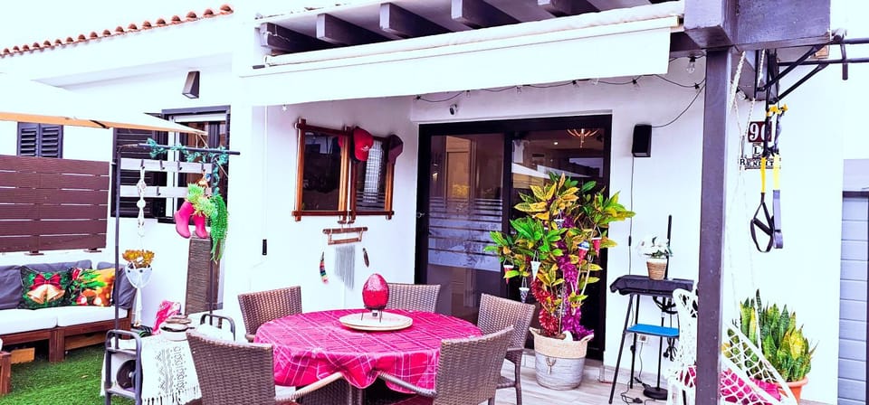 Property building, Patio, Day, Garden, View (from property/room), Balcony/Terrace, Dining area, Garden view