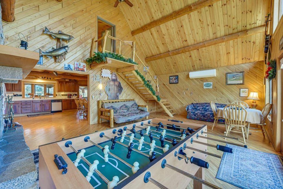 Secluded Log Cabin < 1 Mi to Munger State Trail! Cabin in Minnesota