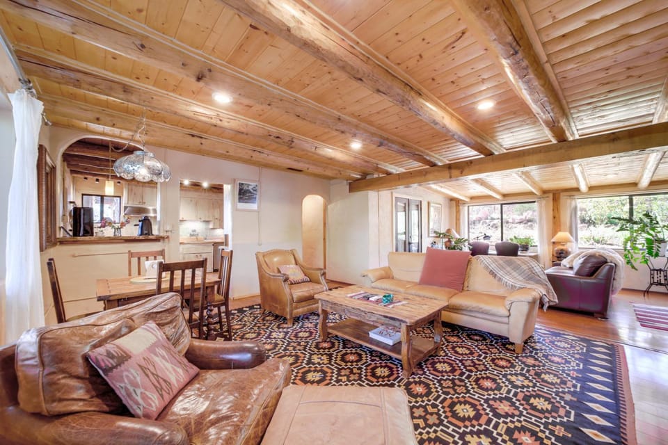 Historic Farm Cottage on Wine Trail Near Sedona House in Cornville