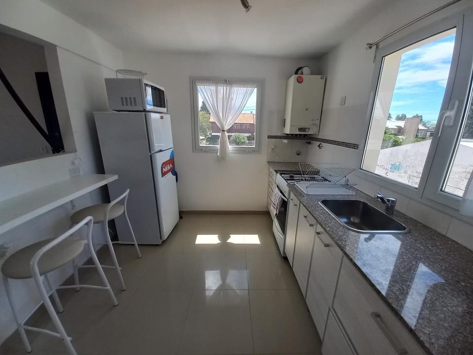 Kitchen or kitchenette, minibar, pet friendly, stove