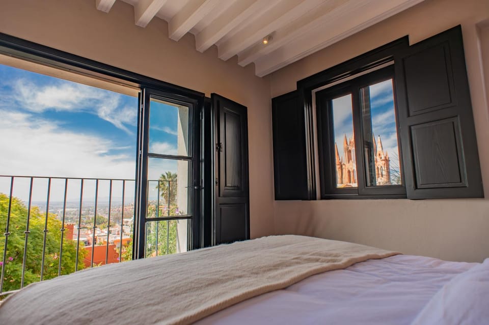 Bed, View (from property/room), Photo of the whole room, Bedroom