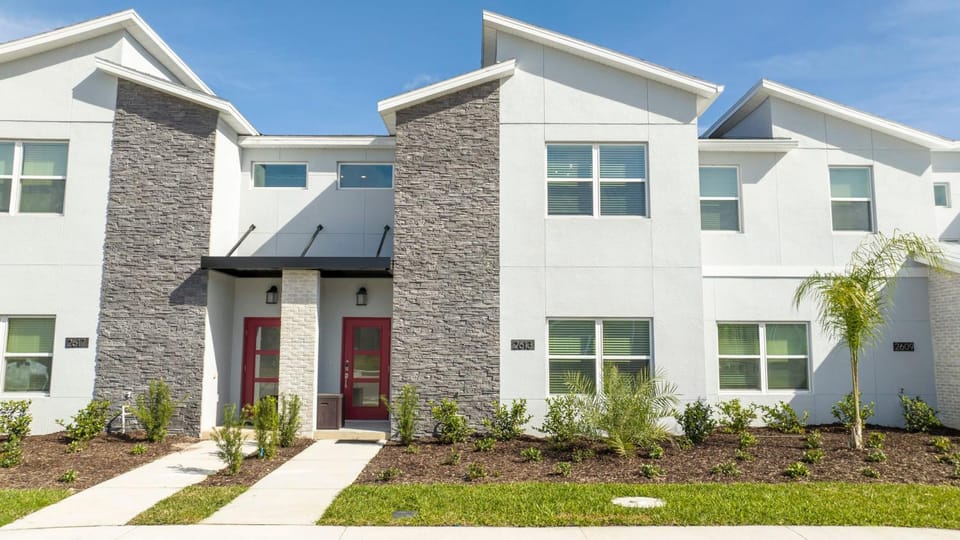 Stunning 4 Bd w Pool @ Storey Lake Resort 2613 House in Kissimmee