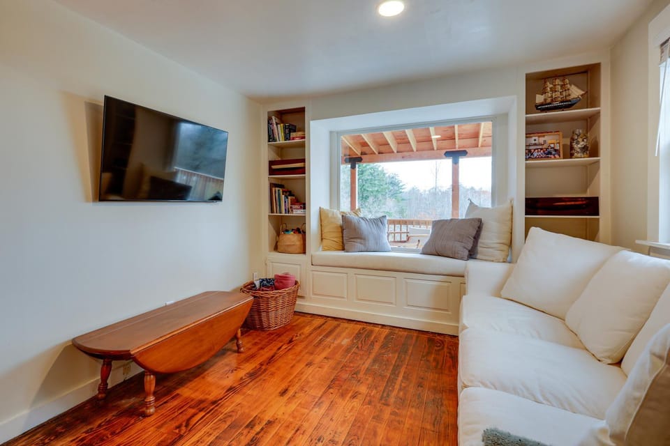 Expansive Wilmot Escape w/ Deck Near Skiing! House in Sutton