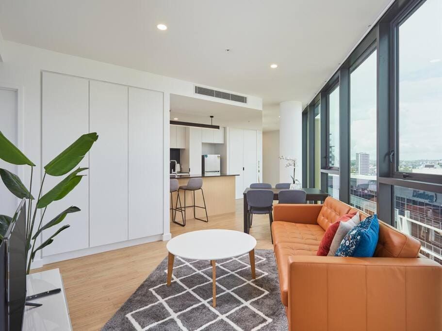 Artistic South Brisbane 2 bedroom Apartment with Parking Apartment in Brisbane City