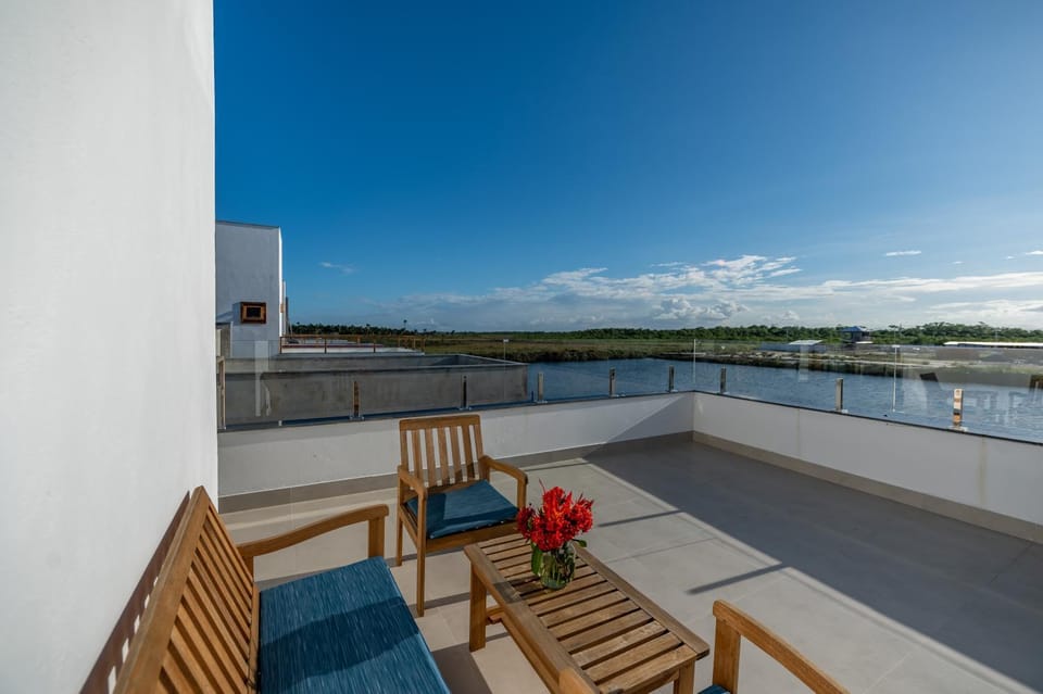 Balcony/Terrace, Lake view