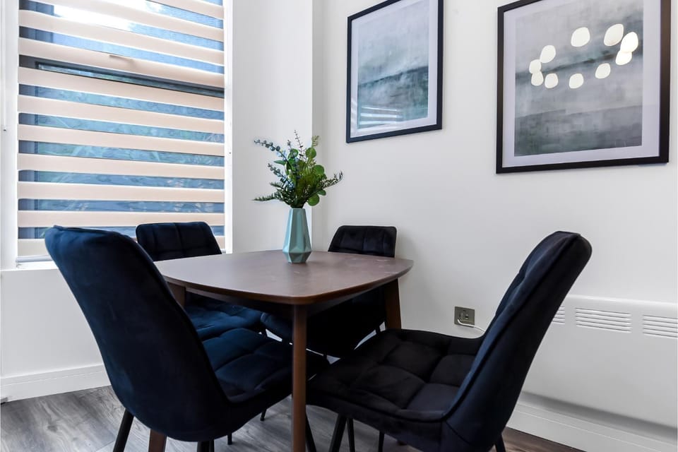 Property building, Living room, Seating area, Dining area