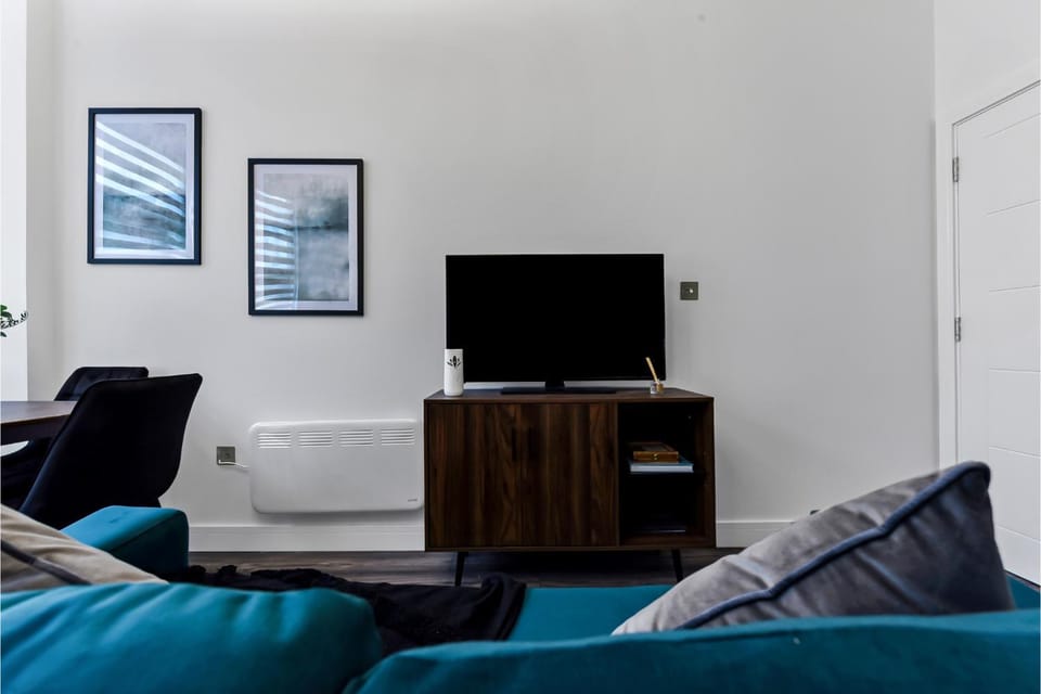 TV and multimedia, Living room, Seating area, internet