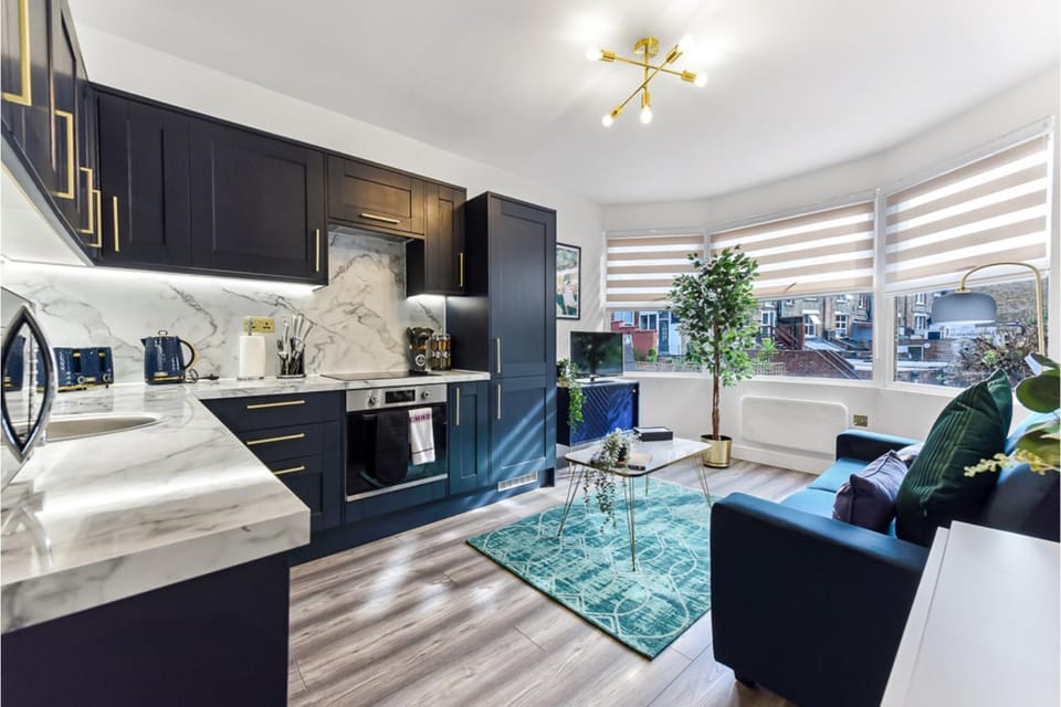 Kitchen or kitchenette, Living room, Seating area, oven, stove