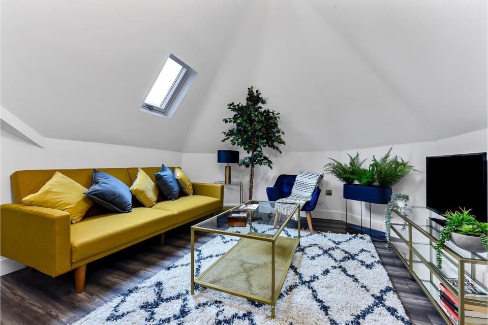 Property building, TV and multimedia, Living room