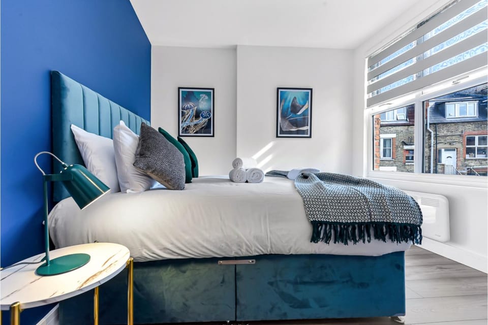 Bed, Bedroom, internet