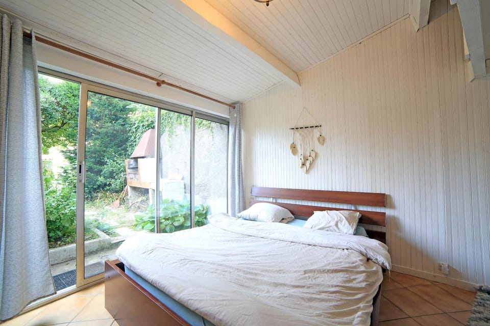 Bed, Photo of the whole room, Bedroom, Garden view