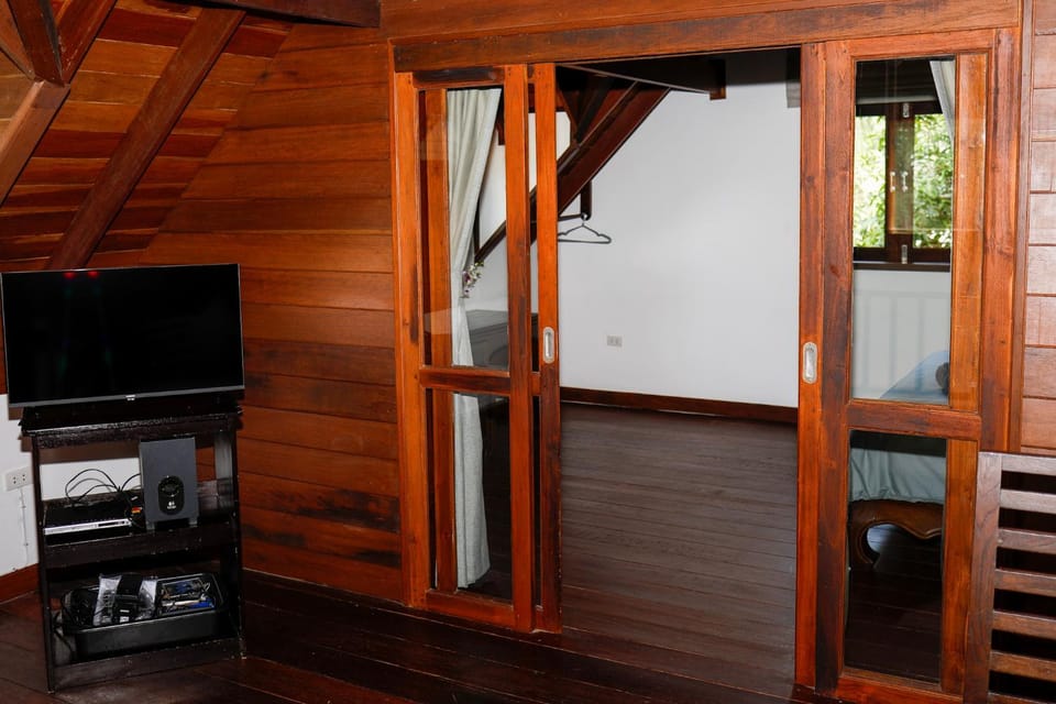 Communal lounge/ TV room, TV and multimedia