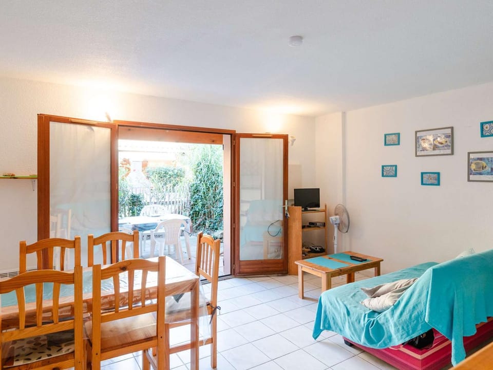 Gruissan : Pavillon 3 pièces, 6 pers, piscine privée, près plage et centre – animaux acceptés - FR-1-409-246 Villa in Gruissan