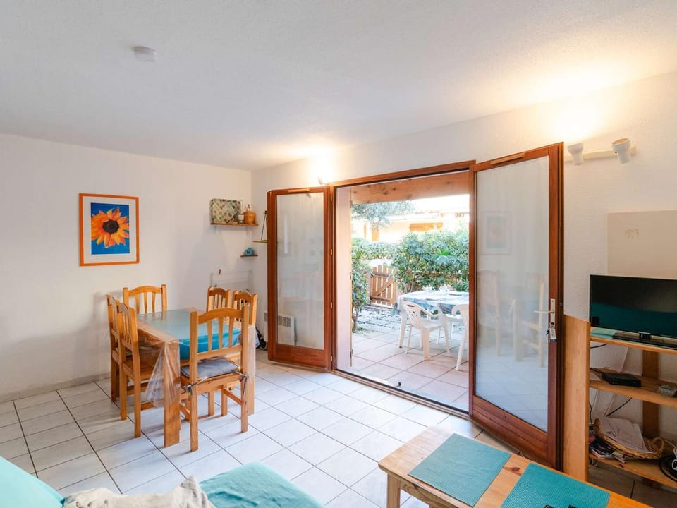Gruissan : Pavillon 3 pièces, 6 pers, piscine privée, près plage et centre – animaux acceptés - FR-1-409-246 Villa in Gruissan