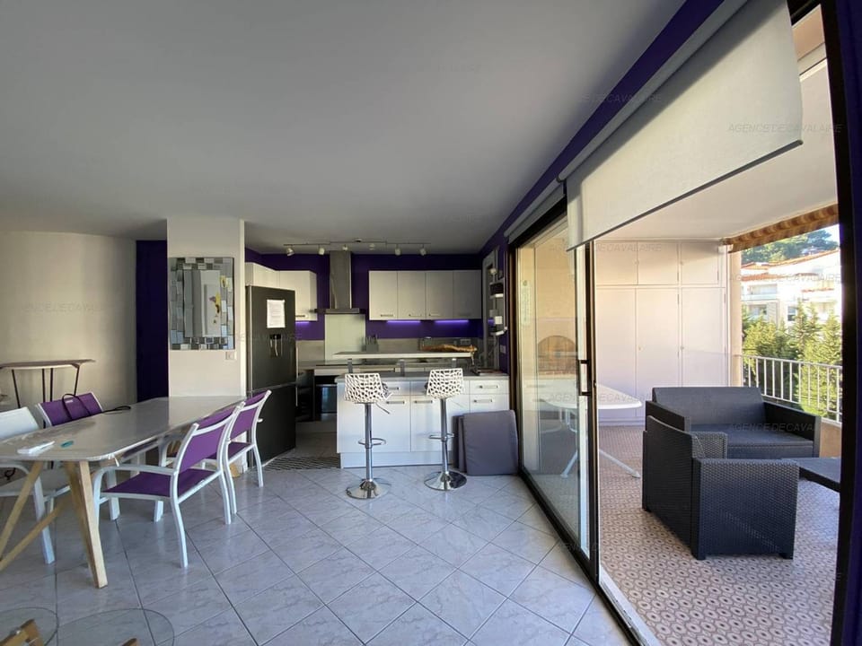 T3 Climatisé, Calme, Proche Plages et Commerces, Terrasse et Parking - FR-1-100-322 Apartment in Cavalaire-sur-Mer