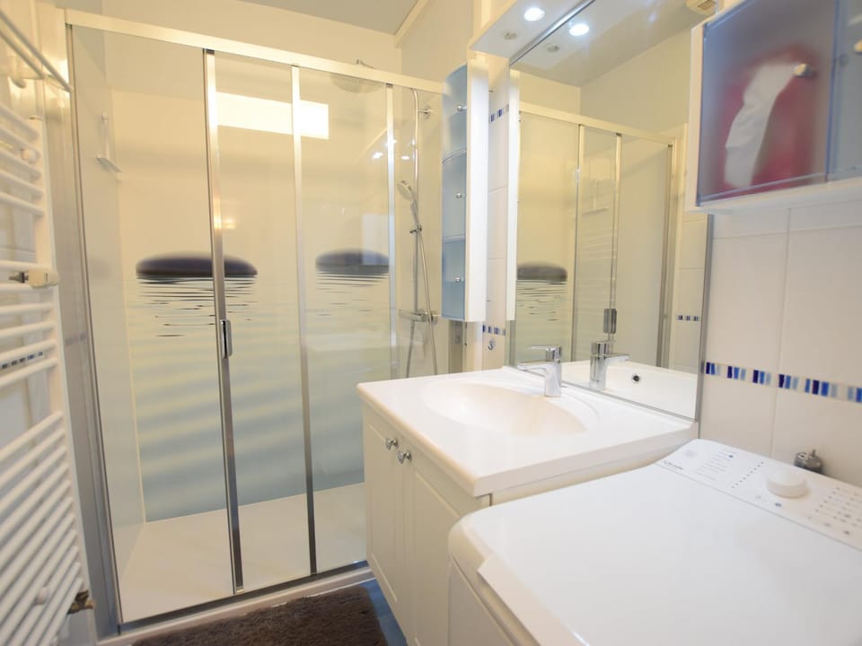 Charmant appartement proche du lac avec Wi-Fi et parking à Évian-les-Bains - FR-1-498-96 Apartment in Évian-les-Bains