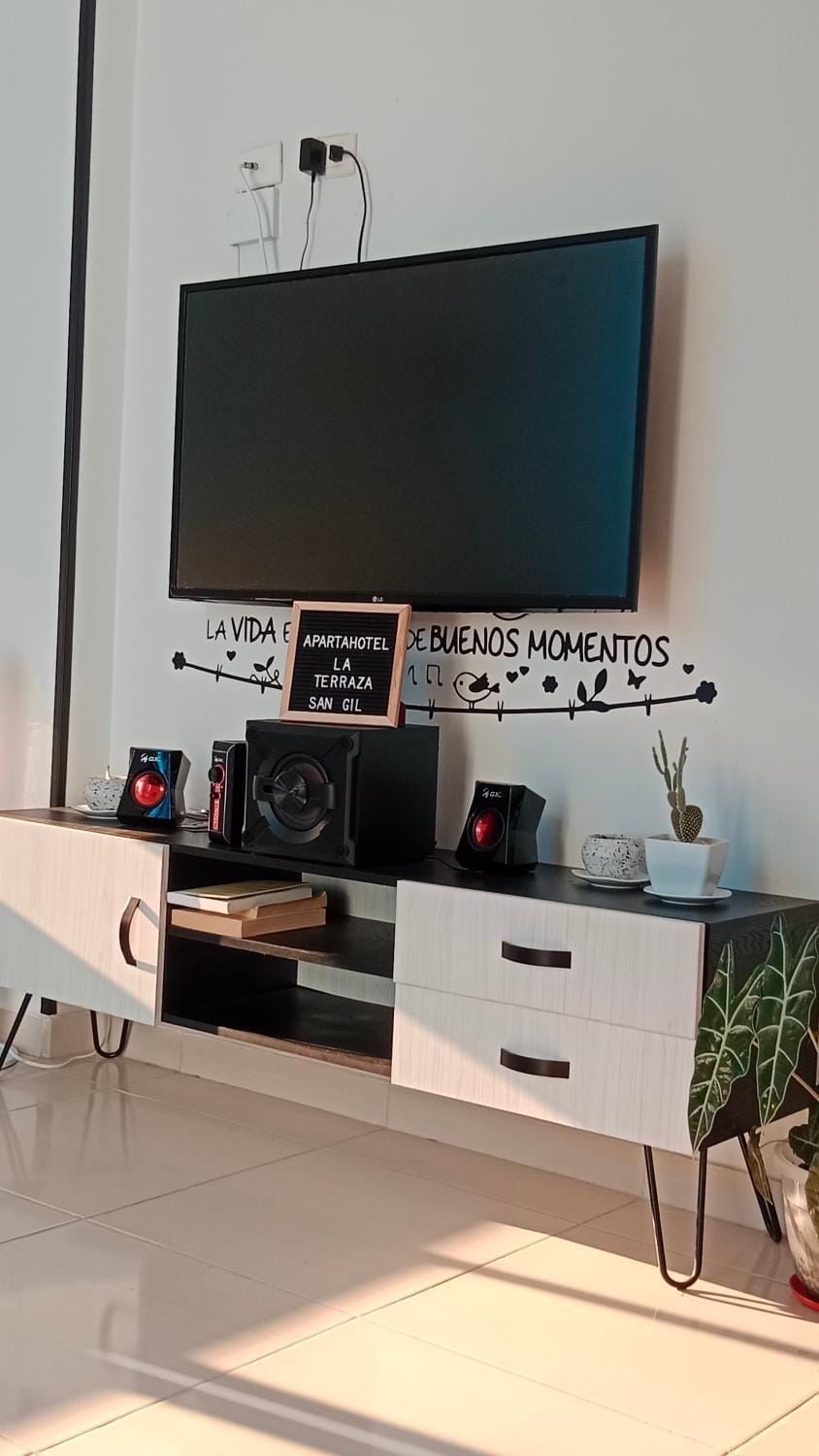 Communal lounge/ TV room, TV and multimedia, Evening entertainment