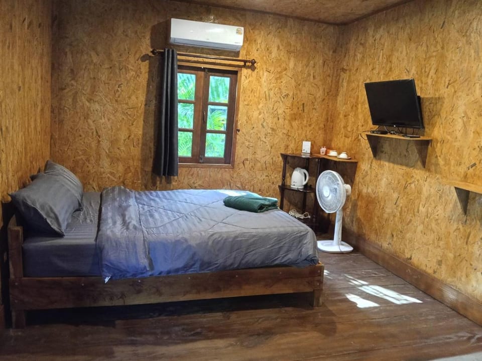 TV and multimedia, Photo of the whole room, air conditioner