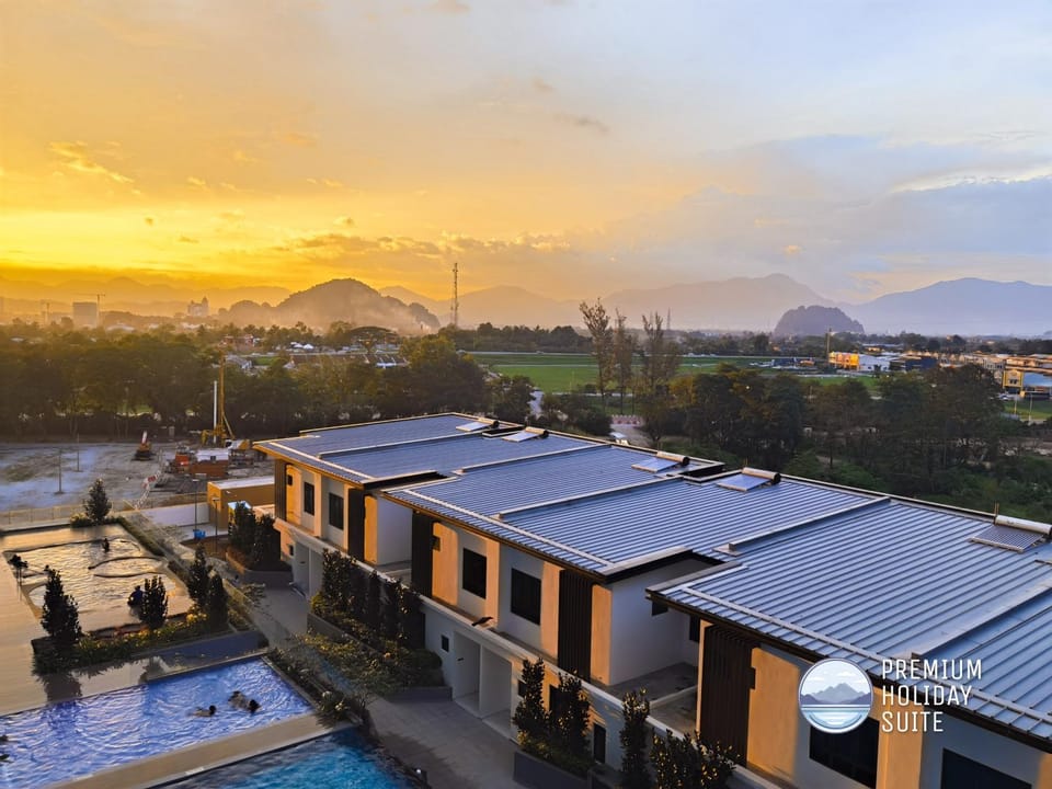 Day, Natural landscape, Mountain view, Pool view, Swimming pool, Sunset