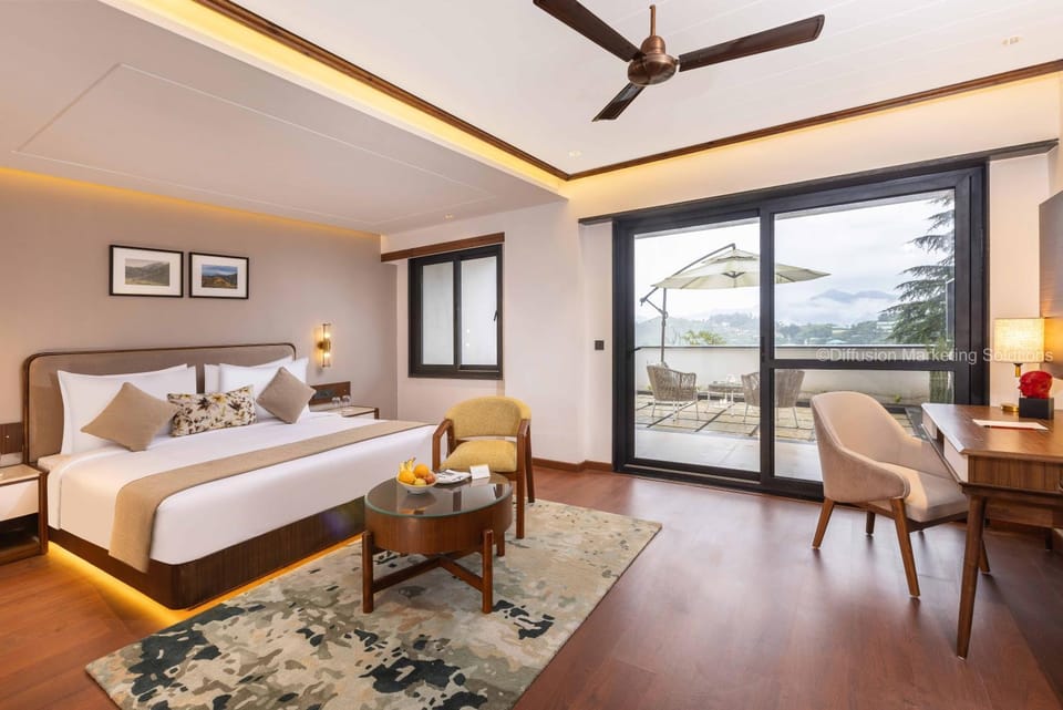 Bed, Garden, Photo of the whole room, Seating area, Bedroom, Garden view