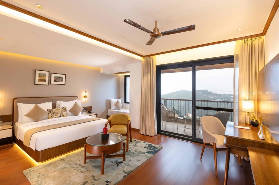 Bed, TV and multimedia, Living room, Photo of the whole room, Seating area, Bedroom, Mountain view