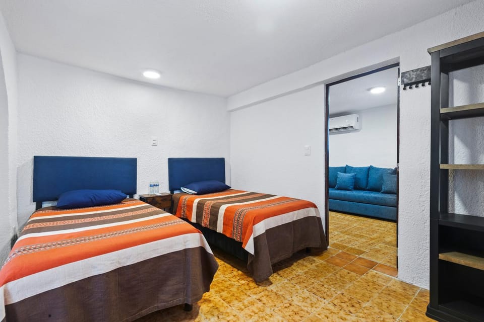 Photo of the whole room, Bedroom