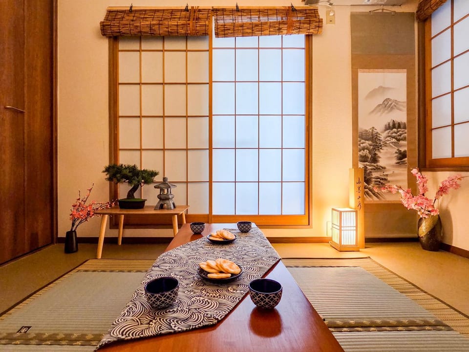 Seating area, Dining area, Drinks