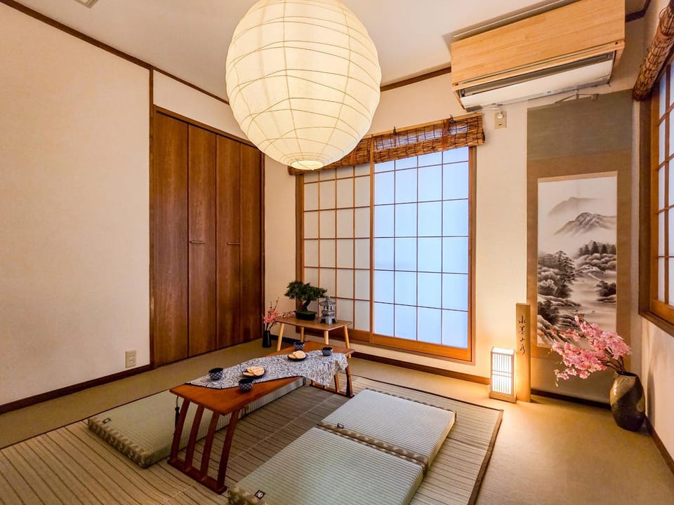 Bed, Photo of the whole room, Seating area, Bedroom, wardrobe