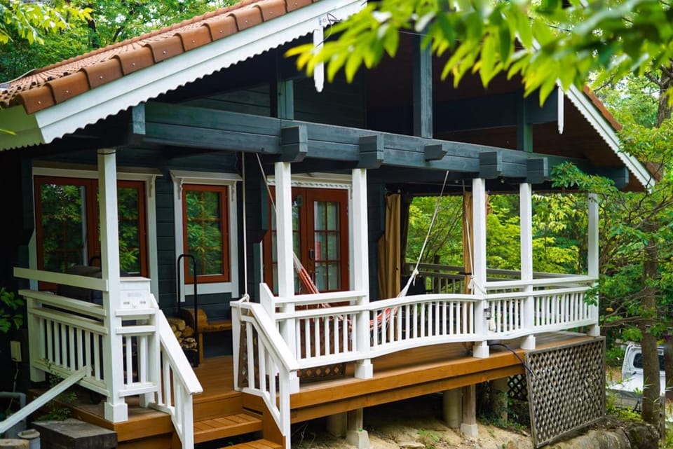 Property building, Day