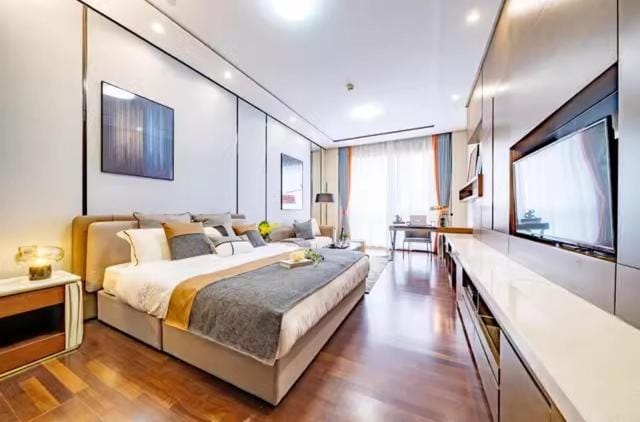 Communal lounge/ TV room, Bed, TV and multimedia, Living room, Photo of the whole room, Seating area, Bedroom
