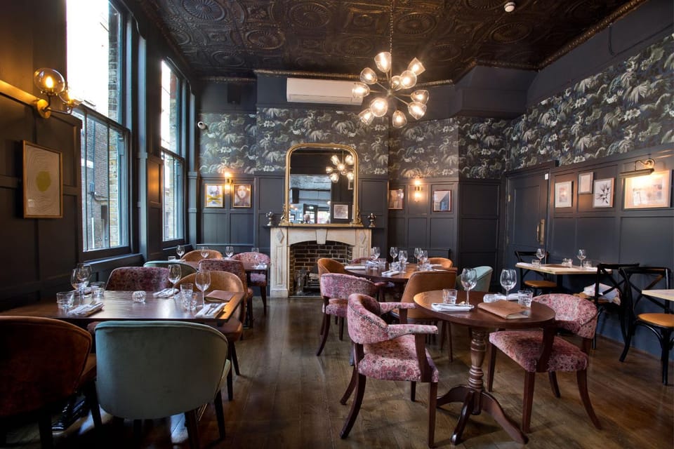 Restaurant/places to eat, Lounge or bar, Breakfast