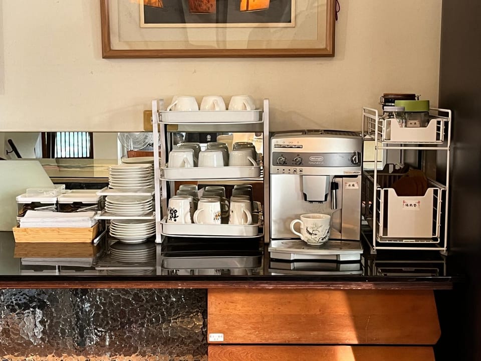 Coffee/tea facilities, Dining area, internet