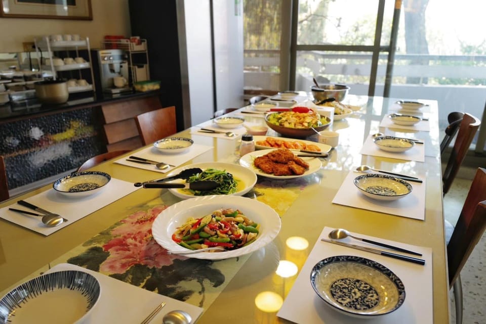 Dining area, internet