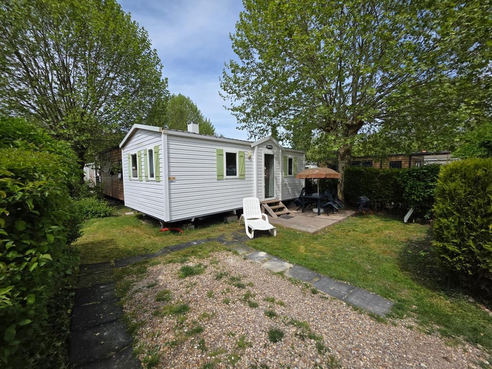 Séjour Normandie - Mobilhome Basic 2ch-5p avec TV dans l'Eure Campground/ 
RV Resort in Normandy