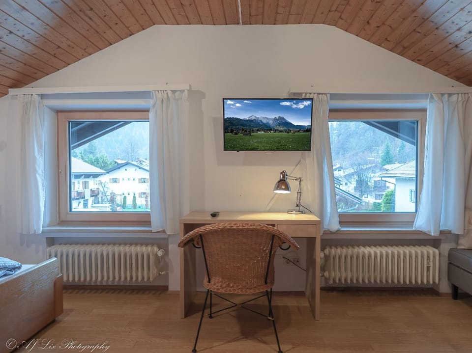 Fewo Violetta Maxi EG 2 OG Apartment in Mittenwald