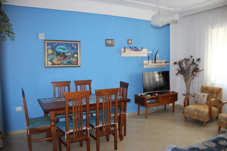 TV and multimedia, Living room, Dining area
