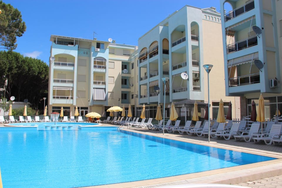 Staff, Aqua park, Pool view, Swimming pool, Swimming pool, Alcoholic drinks, Non alcoholic drinks, Family