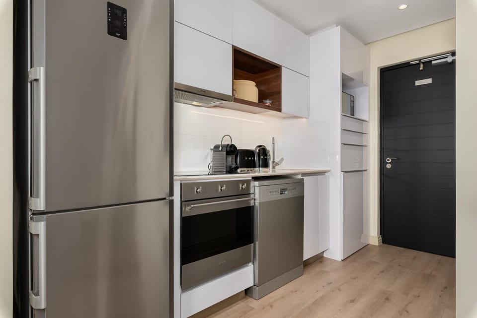 Style & Sophistication l Apartment in 16 on Bree Apartment in Cape Town