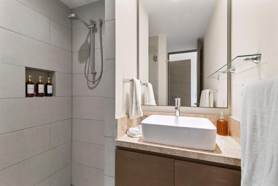Shower, Bathroom, towels