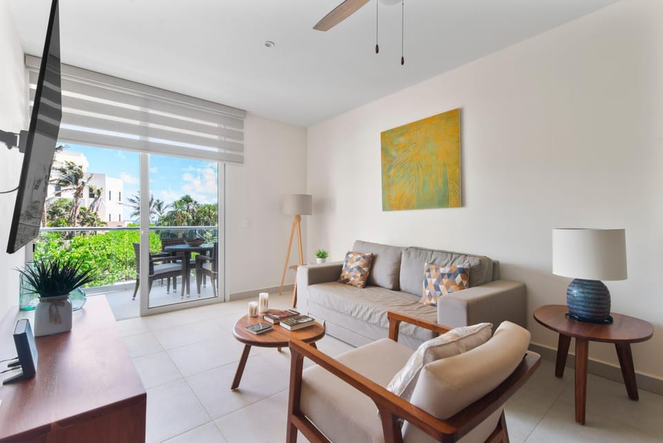 TV and multimedia, Balcony/Terrace, Living room, Seating area, furniture