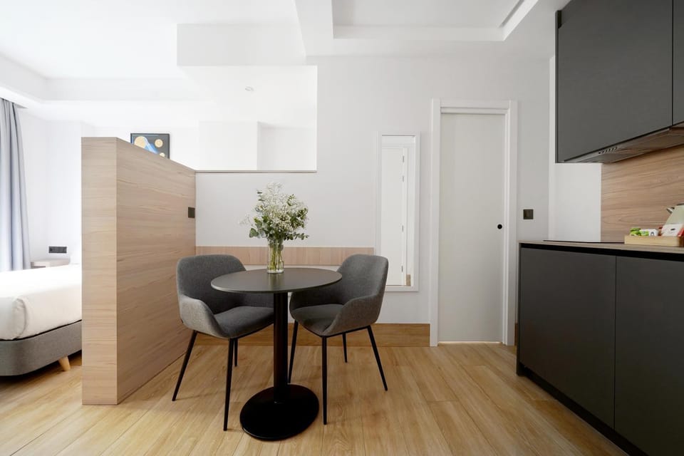 Living room, Photo of the whole room, Dining area