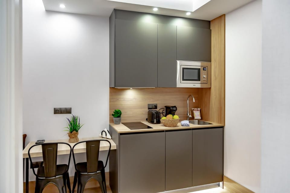 Kitchen or kitchenette