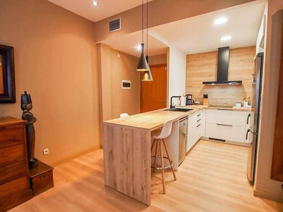 Coffee/tea facilities, Kitchen or kitchenette, dishwasher, oven, stove, toaster