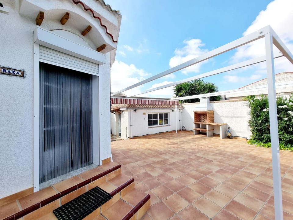 Patio, BBQ facilities